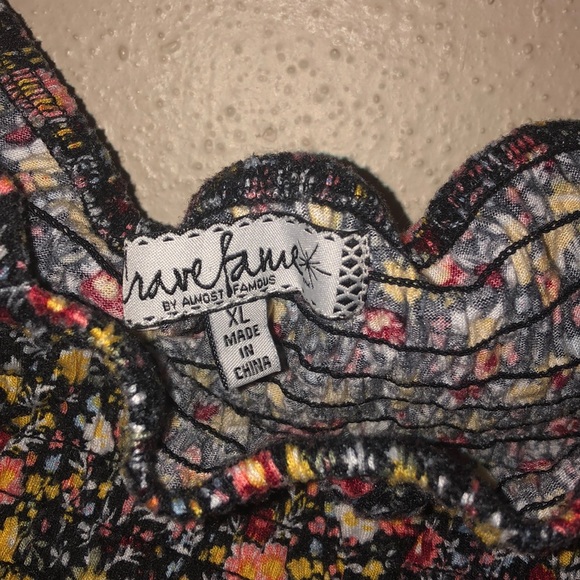 Spring floral Crop top - Picture 3 of 4